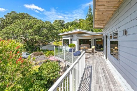 Photo of property in 112 Oratia Place, Onemana, Whangamata, 3691