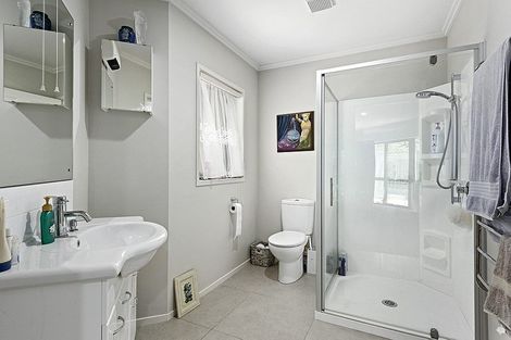 Photo of property in 33 Kahikatea Lane, Brown Owl, Upper Hutt, 5018