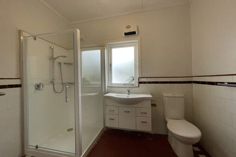 Photo of property in 492 Blockhouse Bay Road, Blockhouse Bay, Auckland, 0600