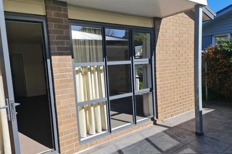 Photo of property in 300 Riccarton Road, Upper Riccarton, Christchurch, 8041