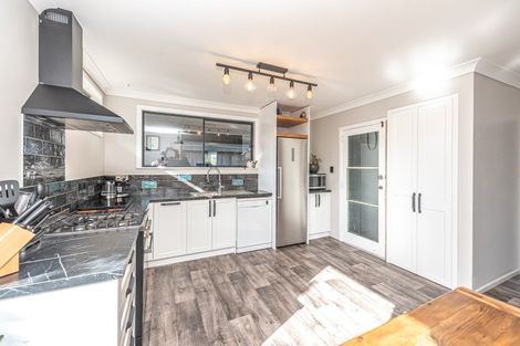 Photo of property in 12 Kowhai Street, Castlecliff, Whanganui, 4501