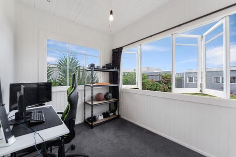 Photo of property in 16 Kings Avenue, Gonville, Whanganui, 4501