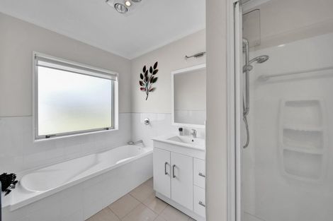 Photo of property in 24 Moulton Street, Moturoa, New Plymouth, 4310