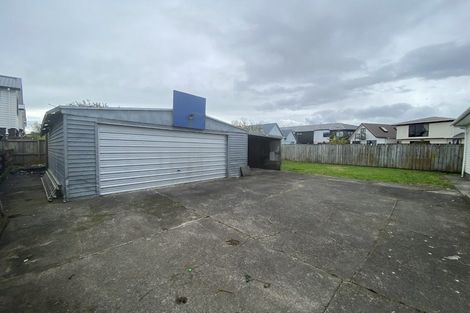 Photo of property in 8 Lendic Avenue, Henderson, Auckland, 0612