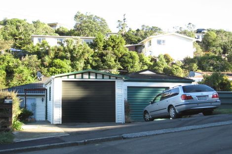 Photo of property in 1/40 Salford Street, Newlands, Wellington, 6037