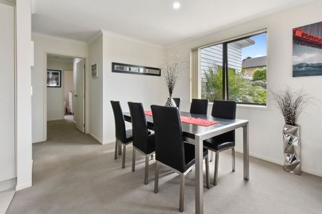 Photo of property in 6 Mcgowan Rise, Tuakau, 2121