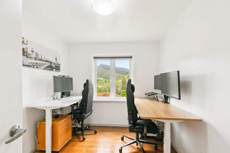 Photo of property in 27 Hathaway Avenue, Karori, Wellington, 6012