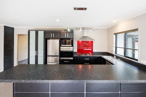 Photo of property in 35 Pegasus Place, Kelvin Grove, Palmerston North, 4414