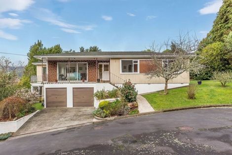 Photo of property in 3a Saint Johns Terrace, Tawa, Wellington, 5028