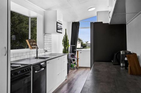 Photo of property in 3 Trimble Place, Bell Block, New Plymouth, 4312