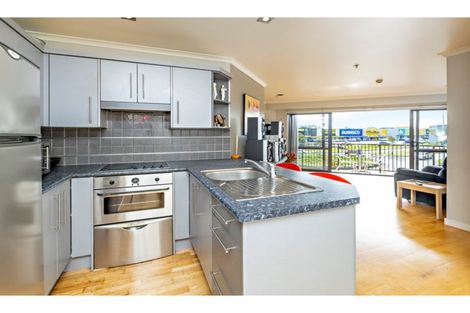 Photo of property in The Rennaissance, 1g/18 Ronwood Avenue, Manukau, Auckland, 2104