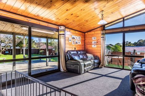 Photo of property in 30 Hookway Grove, Paraparaumu, 5032