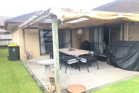 Photo of property in 18 Erne Crescent, East Tamaki, Auckland, 2016