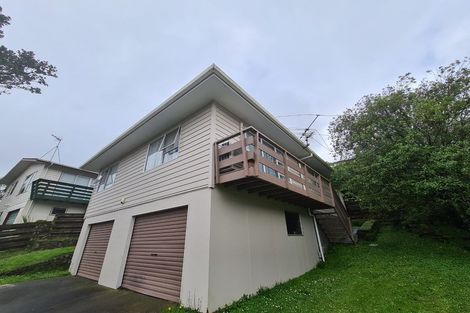 Photo of property in 77 Stewart Drive, Newlands, Wellington, 6037