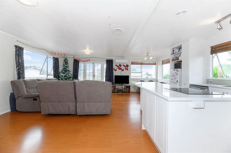 Photo of property in 91 Sunnyside Road, Sunnyvale, Auckland, 0612