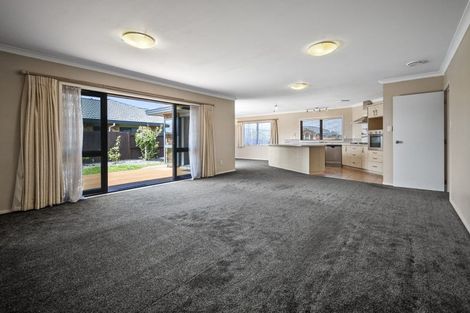 Photo of property in 1 Daniel Place, Kelvin Grove, Palmerston North, 4414