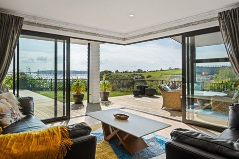 Photo of property in 30 Lakeside Terrace, Omokoroa, 3114