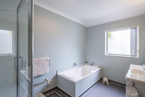 Photo of property in 43 Quadrant Heights, Paraparaumu, 5032