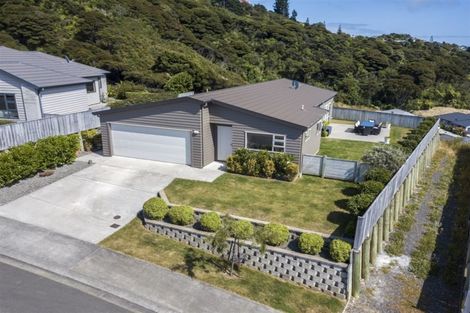 Photo of property in 4 Gennaker Lane, Whitby, Porirua, 5024