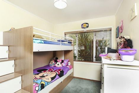 Photo of property in 74 Neil Avenue, Te Atatu Peninsula, Auckland, 0610