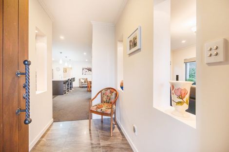 Photo of property in 7 Vaucluse Heights, Fitzherbert, Palmerston North, 4410