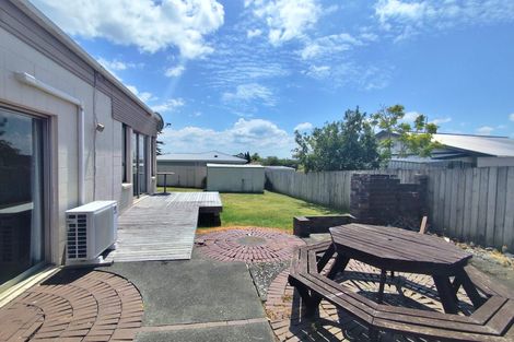 Photo of property in 56 Archibald Road, Kelston, Auckland, 0602