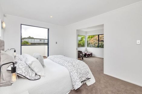 Photo of property in 1/266 Glamorgan Drive, Northcross, Auckland, 0630