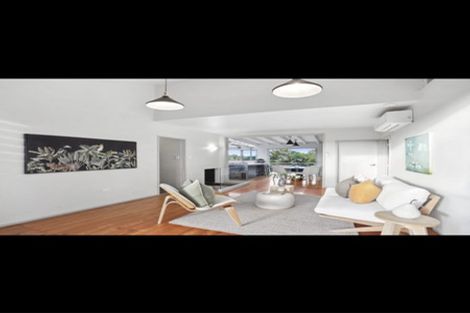 Photo of property in 8 Arapito Road, Titirangi, Auckland, 0604