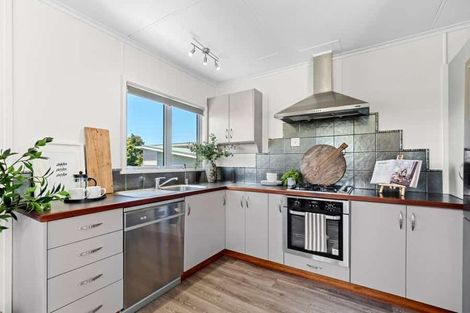 Photo of property in 43b Wallace Place, Westown, New Plymouth, 4310