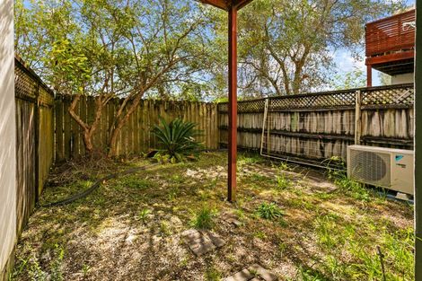 Photo of property in Lynn Park Terrace, 7/12 Ambrico Place, New Lynn, Auckland, 0600