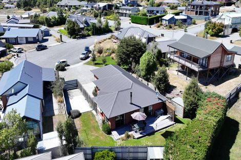Photo of property in 1 Dwyer Place, Lake Tekapo, 7999
