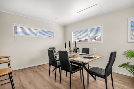 Photo of property in 2/267 Glenfield Road, Hillcrest, Auckland, 0627