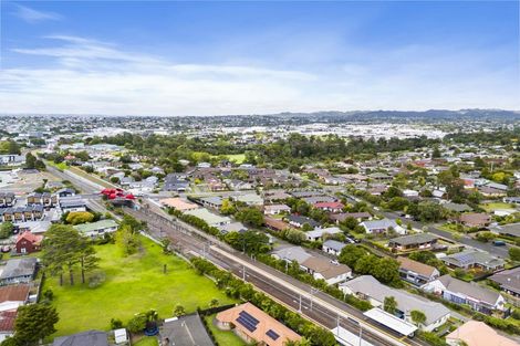Photo of property in 10/17 Neta Grove, Henderson, Auckland, 0612