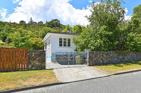 Photo of property in 87 Horoeka Street, Stokes Valley, Lower Hutt, 5019
