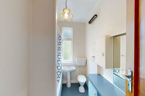 Photo of property in 120 Sutherland Road, Melrose, Wellington, 6023