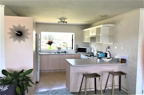 Photo of property in 2 Sherpa Place, Massey, Auckland, 0614