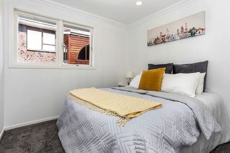 Photo of property in 2/4202a Great North Road, Glendene, Auckland, 0602