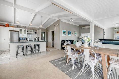 Photo of property in 1/34 Totara Road, Stanmore Bay, Whangaparaoa, 0932