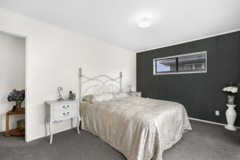 Photo of property in 1/1 Edmund Hillary Avenue, Papakura, 2110