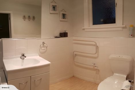 Photo of property in Devonport Apartments, 23/127 Saint Aubyn Street, New Plymouth, 4310