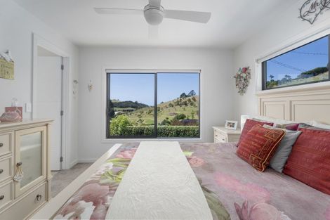 Photo of property in 36 Spikes Way, Whitianga, 3510