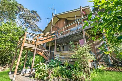 Photo of property in 82 Wade River Road, Stanmore Bay, Whangaparaoa, 0932