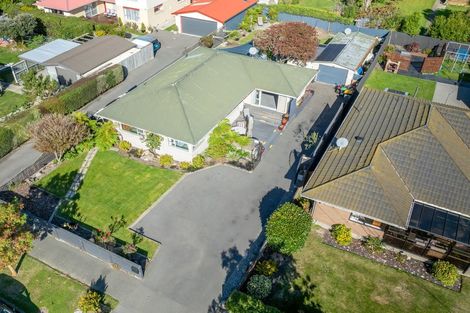 Photo of property in 14 Bideford Place, Dallington, Christchurch, 8061