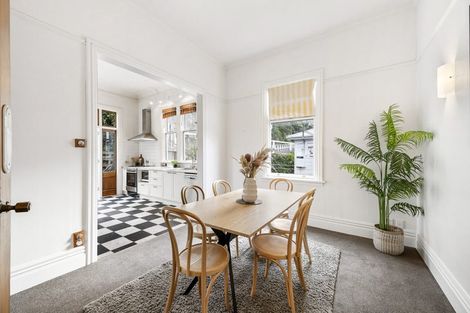 Photo of property in 35 Plunket Street, Kelburn, Wellington, 6012