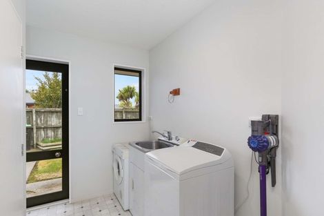 Photo of property in 6 Mclean Place, Woodend, 7610