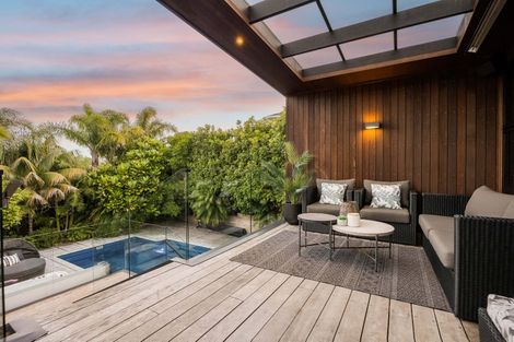 Photo of property in 24 Park Rise, Campbells Bay, Auckland, 0630