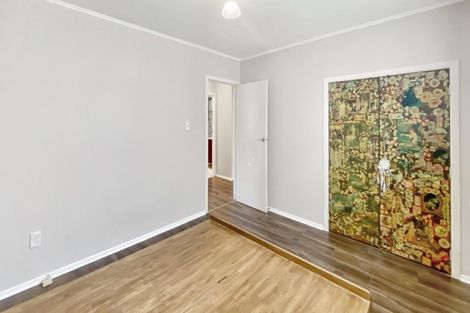 Photo of property in 6 Hughdene Place, Henderson, Auckland, 0610