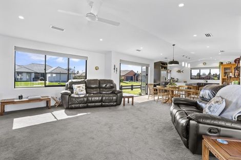 Photo of property in 2 Clifford Close, Leamington, Cambridge, 3432