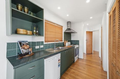 Photo of property in 1/4 Firth Road, Torbay, Auckland, 0630
