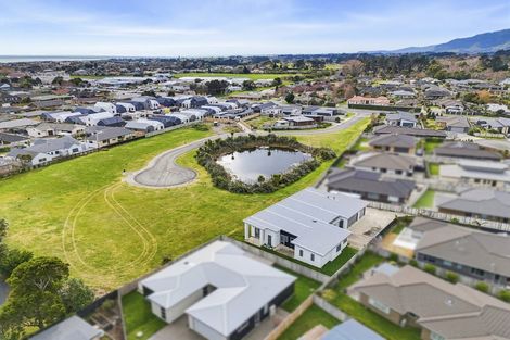 Photo of property in 12 Bridford Way, Paraparaumu, 5032
